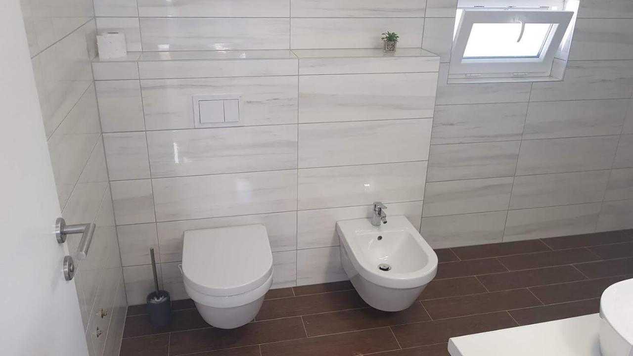 Elizabeta Deluxe Rooms Biograd Na Moru Exterior foto