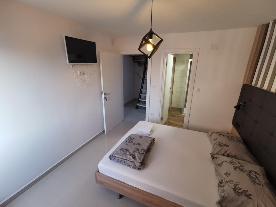 Elizabeta Deluxe Rooms Biograd Na Moru Exterior foto