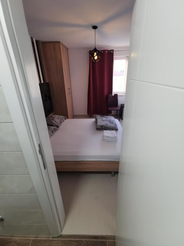 Elizabeta Deluxe Rooms Biograd Na Moru Exterior foto