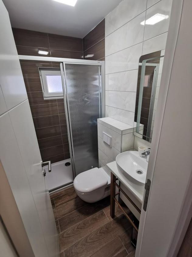Elizabeta Deluxe Rooms Biograd Na Moru Exterior foto