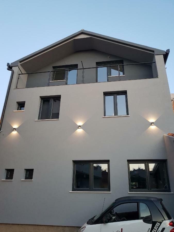 Elizabeta Deluxe Rooms Biograd Na Moru Exterior foto