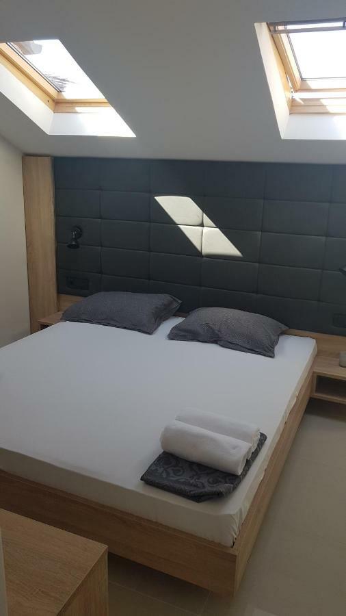 Elizabeta Deluxe Rooms Biograd Na Moru Exterior foto