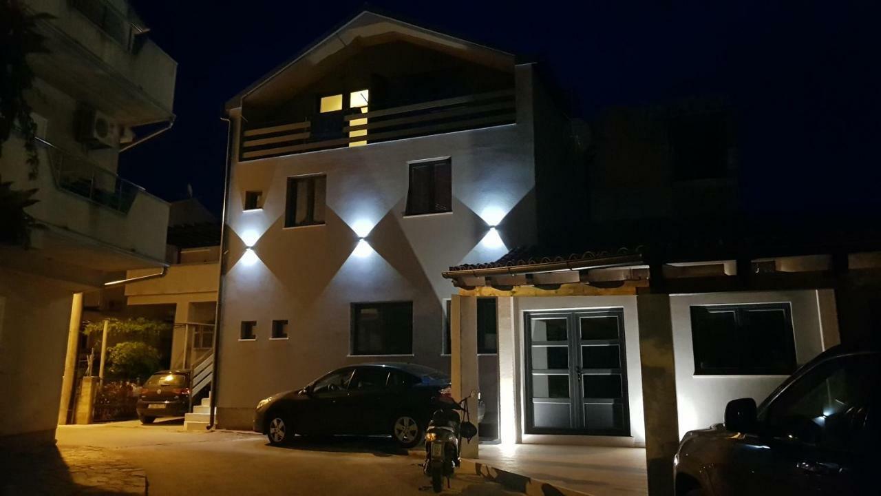 Elizabeta Deluxe Rooms Biograd Na Moru Exterior foto